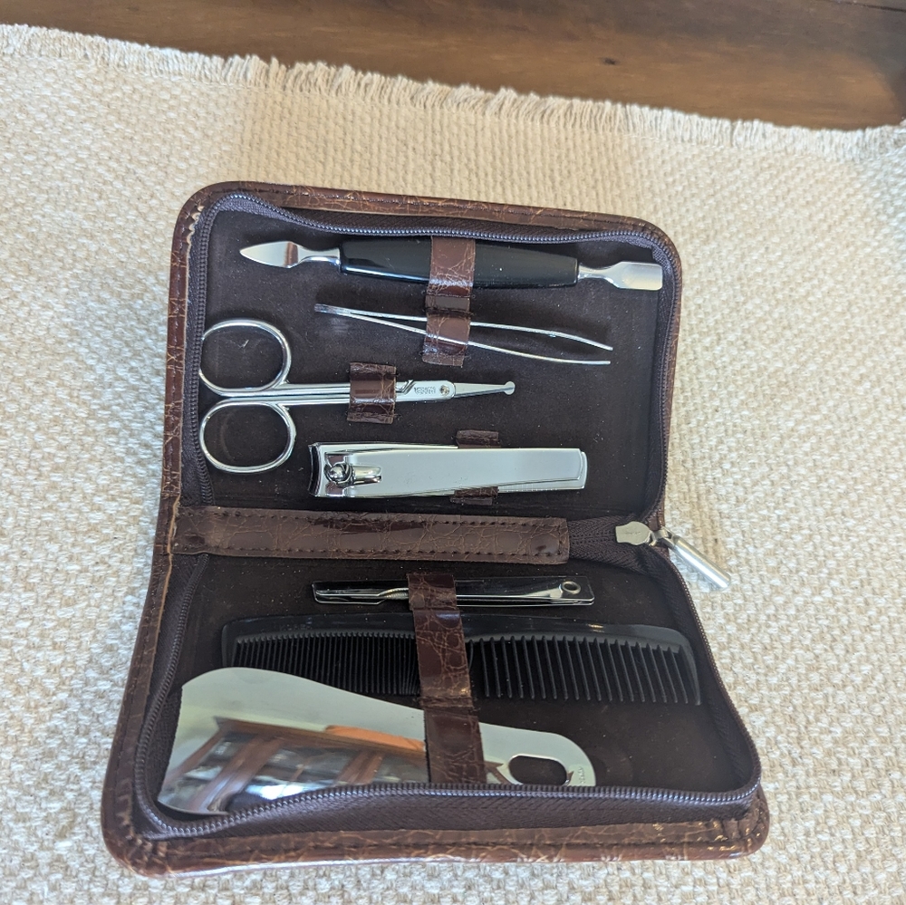 Travel Nail Care Kit, Faux‎ Leather Brown Case